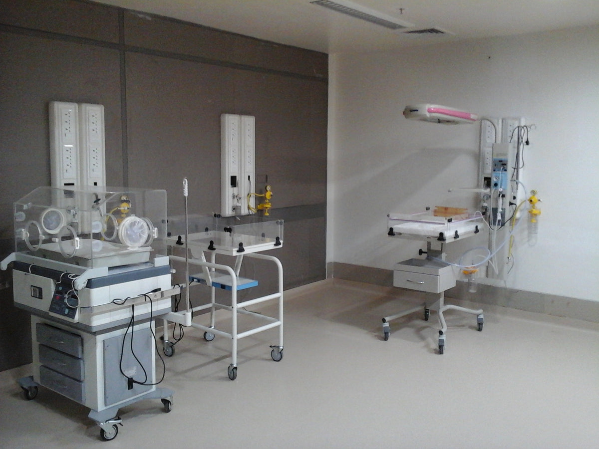 Incubator neonatal de terapie intensivă INC 100 – Phoenix Medical Systems – vedere 2